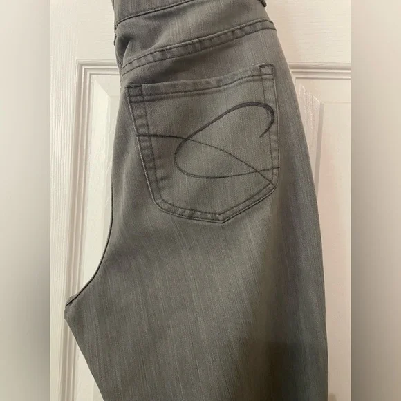 CHICO’S platinum gray jeans size .5 Short - Picture 3 of 5